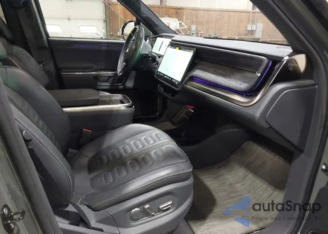 2022 Rivian R1T Launch Edition z USA, uszkodzony, nr VIN 7FCTGAAL2NN000724